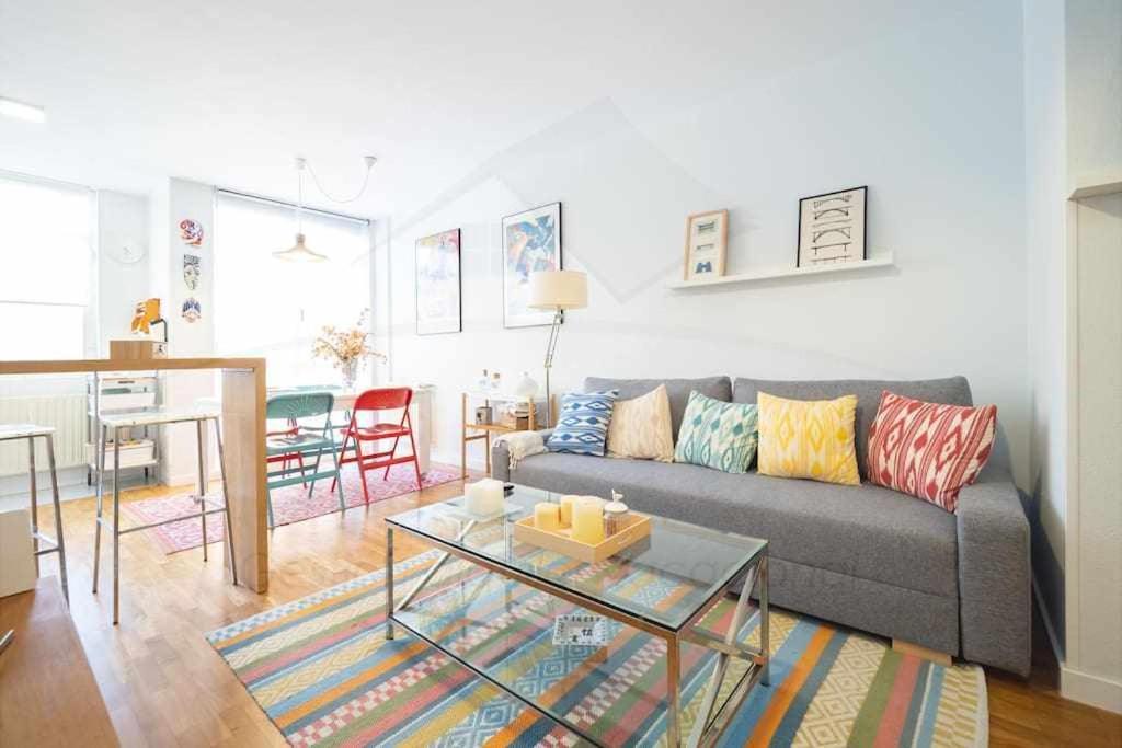 Colours Apartamento Овиедо Екстериор снимка