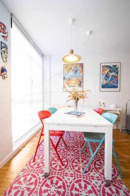 Colours Apartamento Овиедо Екстериор снимка